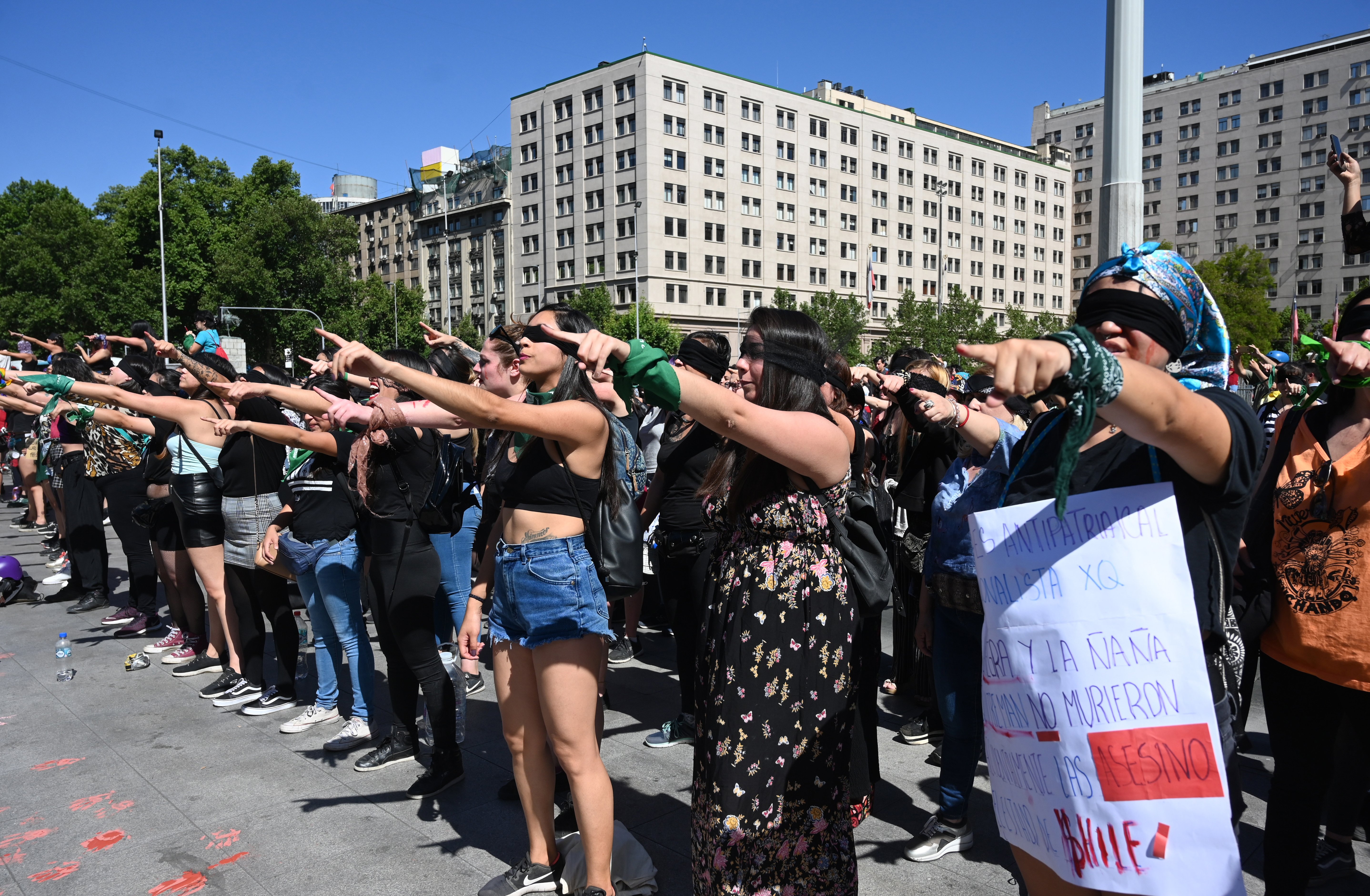 El violador eres tú el mensaje feminista que copa las calles de