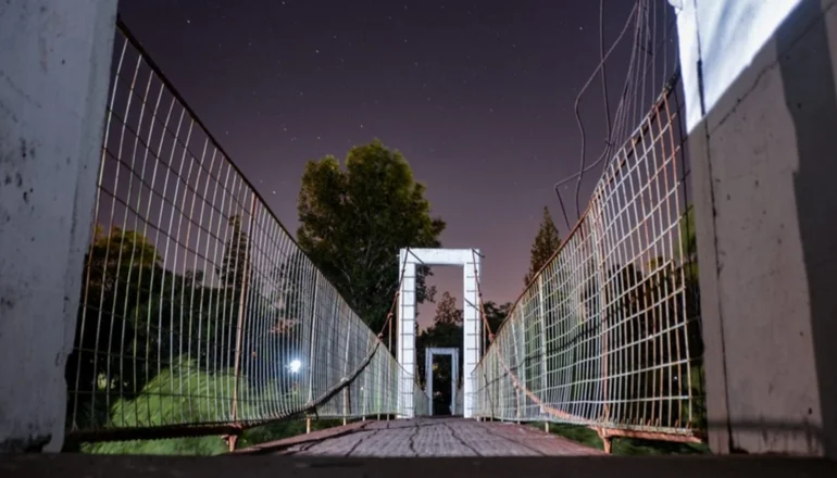 Dos jóvenes vivieron una experiencia paranormal mientras sacaban fotos en el Vulpiani