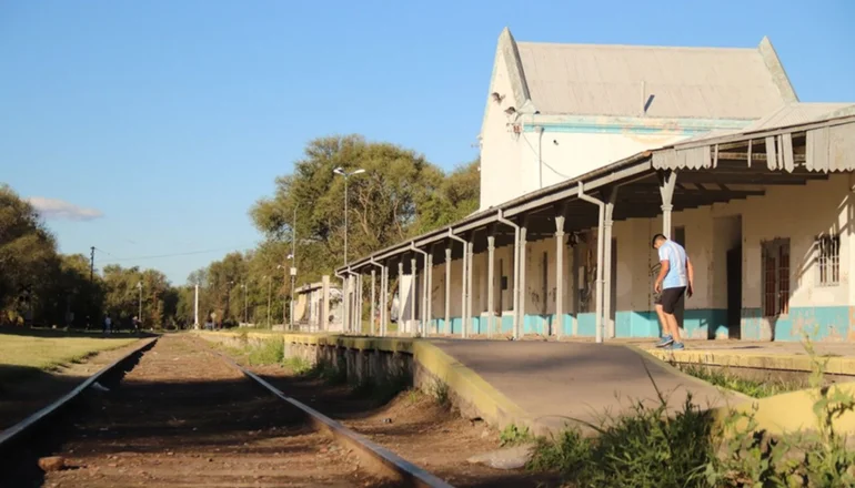 Exferroviarios de Villa Mercedes y Villa Dolores quieren reactivar el tren de pasajeros
