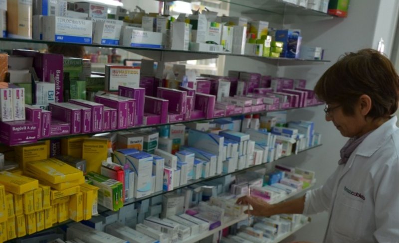 Piden la “urgente intervención” del Defensor del Pueblo ante restricciones en la entrega de medicamentos