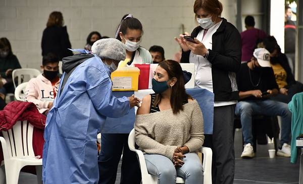 Ya aplicaron más de 250 mil vacunas contra el coronavirus | El Diario de la República - Vimarsana News