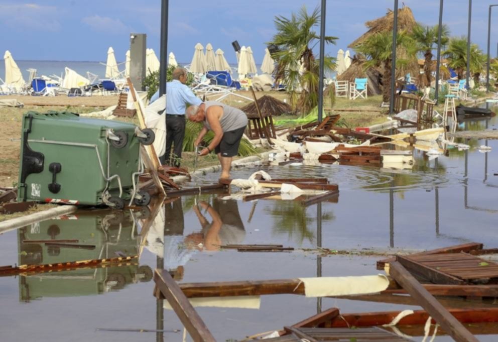 Tormenta causa muerte de seis personas y decenas de heridos en Grecia Tormenta causa muerte de seis personas y decenas de heridos en Grecia