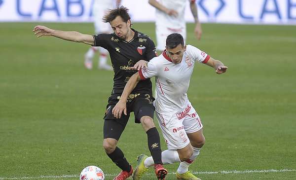 Huracán y Colón igualaron 1 a 1 en Parque Patricios | El Diario de la República - Vimarsana News