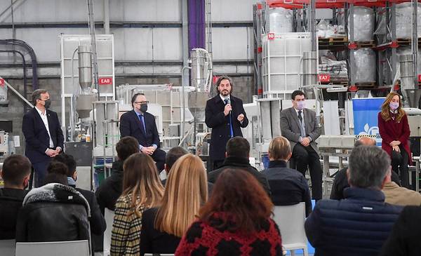 La Nación brindará asistencia a pymes para que contraten a jóvenes - Vimarsana News