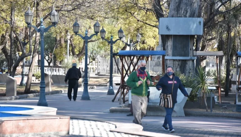 Más controles y menos circulación de personas en la capital