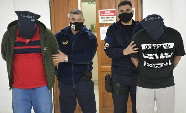 Se abstuvieron a declarar los detenidos por el robo a una distribuidora - Vimarsana News
