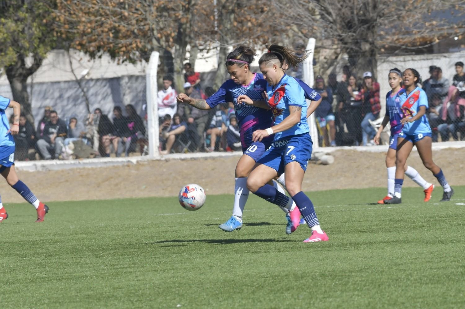 Fútbol femenino: Talleres de Remedios de Escalada, rival de