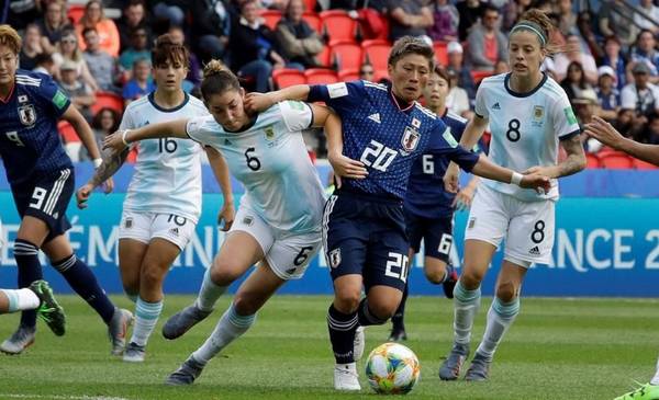 La FIFA busca que el Mundial femenino se juegue cada dos La FIFA busca que el Mundial femenino se juegue cada dos
