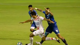 En el homenaje a Maradona en el "Bosque", clasificaron Gimnasia y Huracán |  El Diario de la República