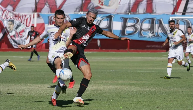 Ni la tercera fue la vencida: Juventud perdió con Deportivo Maipú